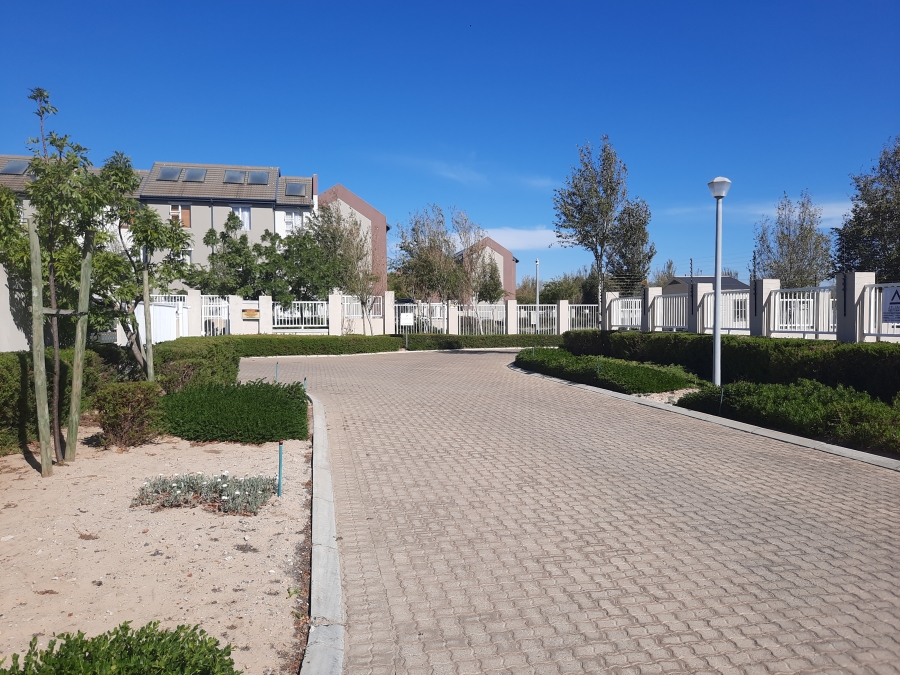 To Let 2 Bedroom Property for Rent in Buh Rein Estate Western Cape
